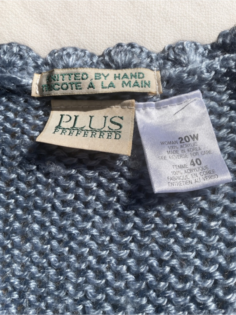 🌸🎀Vintage Hand-Knit Sweater - Picture 3 of 12